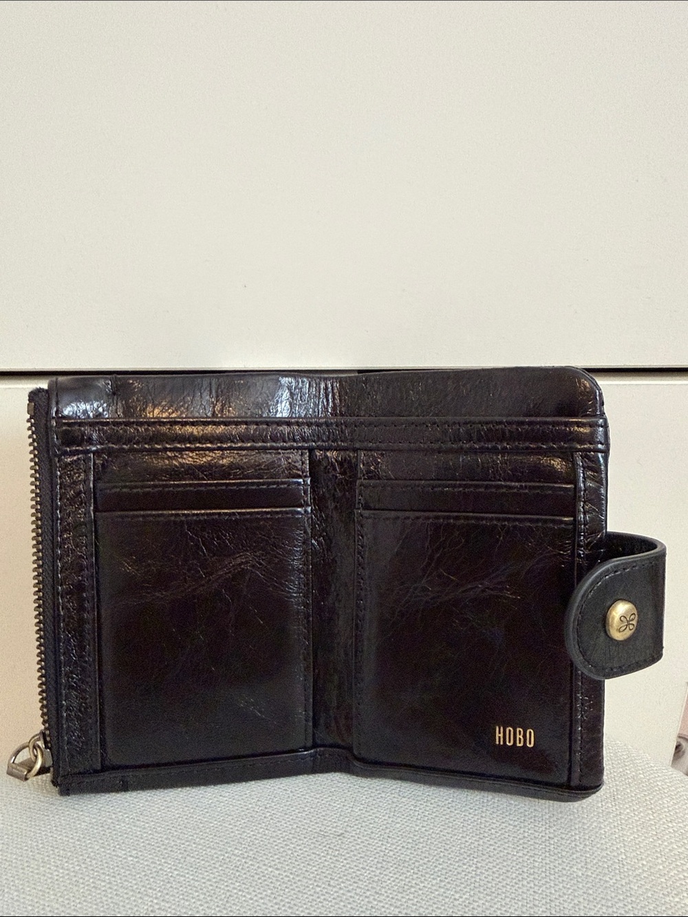 HOBO Black Patent Leather Snap & Zip Wallet - Picture 3 of 8
